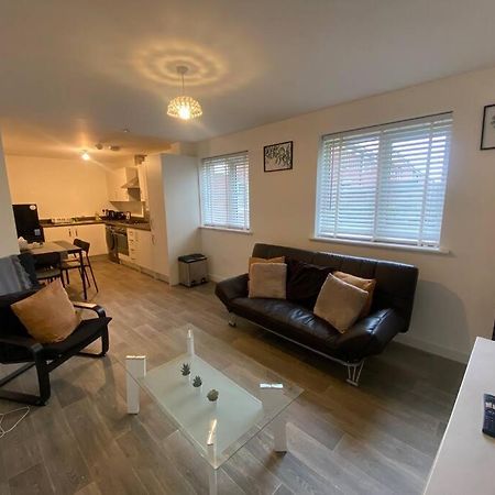 2 Bedroom Private Spacious Apartment In West Midlands Birmingham Exteriör bild