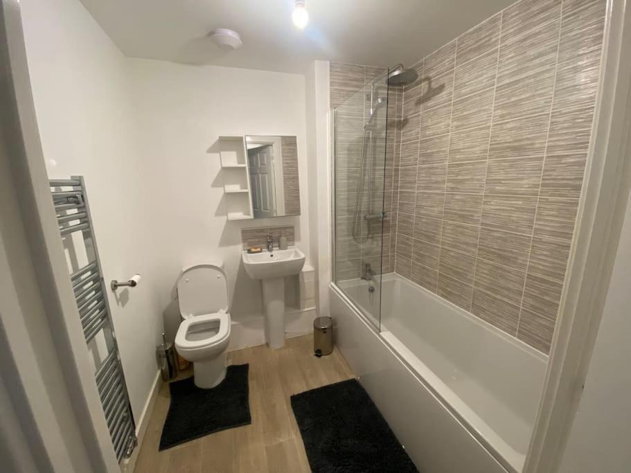 2 Bedroom Private Spacious Apartment In West Midlands Birmingham Exteriör bild