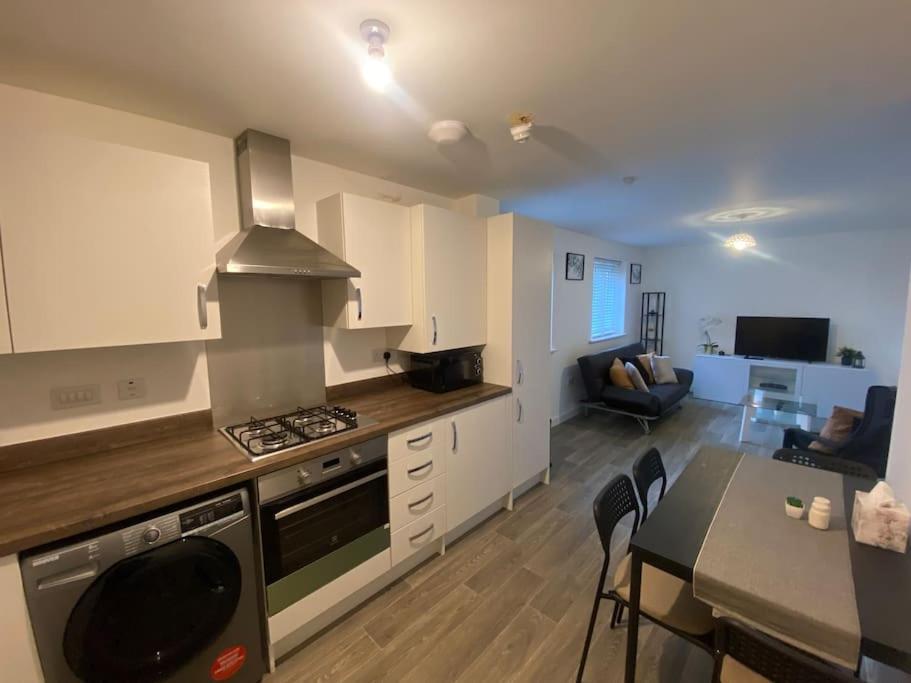 2 Bedroom Private Spacious Apartment In West Midlands Birmingham Exteriör bild